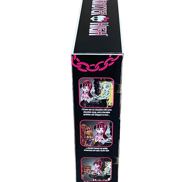 Monster High The Coffin Bean Cafe Playset, a coffee shop-themed Brand NEW! - Picture 9 of 10